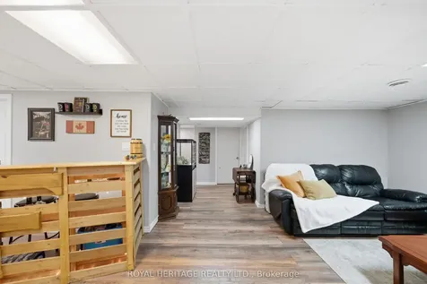15 Kidd Avenue Quinte West ON K8V 2C6