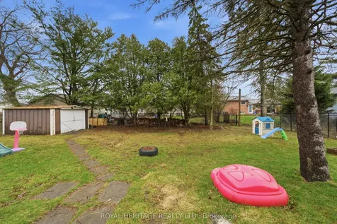 15 Kidd Avenue Quinte West ON K8V 2C6