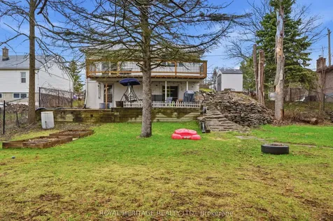 15 Kidd Avenue Quinte West ON K8V 2C6