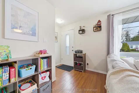 15 Kidd Avenue Quinte West ON K8V 2C6