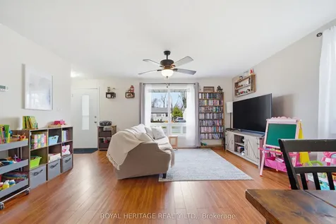 15 Kidd Avenue Quinte West ON K8V 2C6