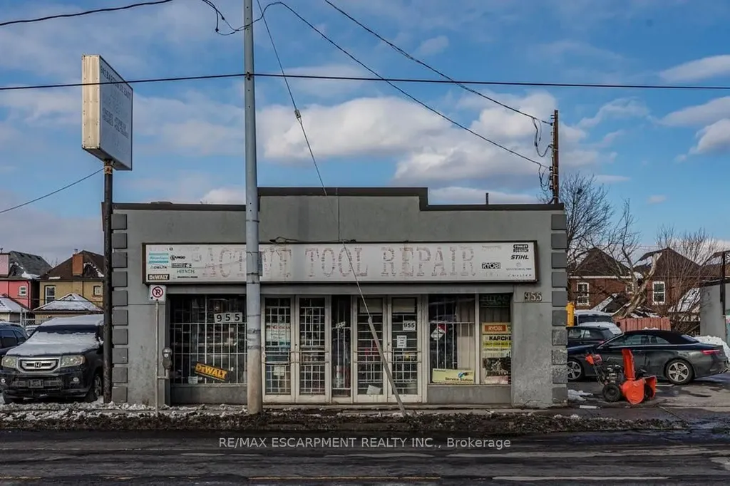 955 Barton Street E Hamilton ON L8L 3C4