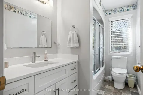 10277 Grand Oaks Drive Lambton Shores ON N0M 1T0