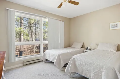 10277 Grand Oaks Drive Lambton Shores ON N0M 1T0