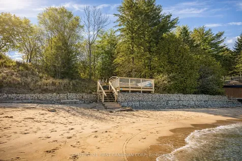10277 Grand Oaks Drive Lambton Shores ON N0M 1T0