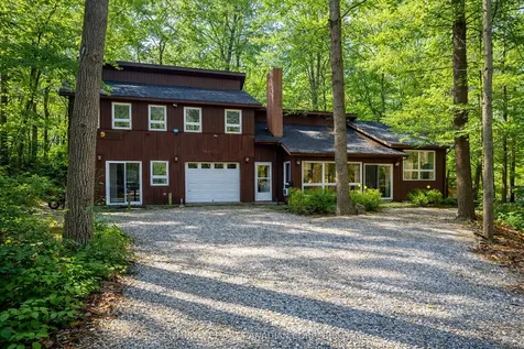 10277 Grand Oaks Drive Lambton Shores ON N0M 1T0