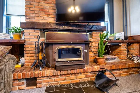22 Francis Street Kawartha Lakes ON K9V 3R6