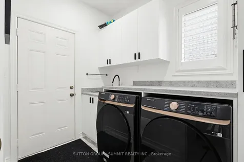 7 Attridge Crescent Hamilton ON L8B 0R5