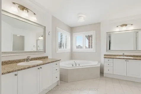 7 Attridge Crescent Hamilton ON L8B 0R5