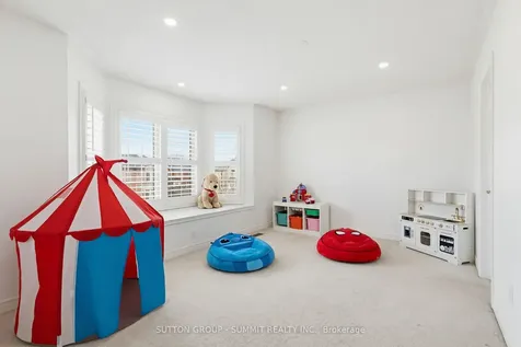 7 Attridge Crescent Hamilton ON L8B 0R5