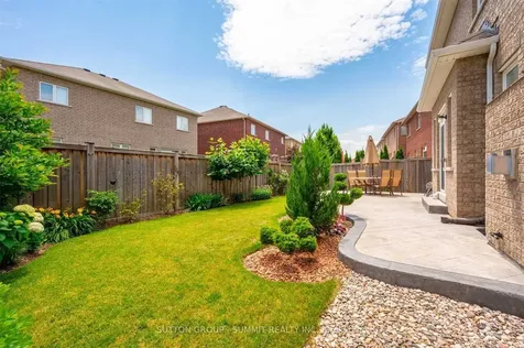 7 Attridge Crescent Hamilton ON L8B 0R5