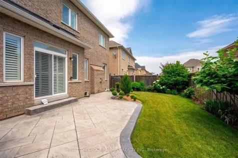 7 Attridge Crescent Hamilton ON L8B 0R5