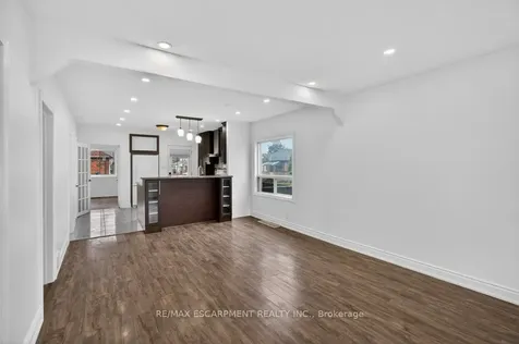 299 Britannia Avenue Hamilton ON L8H 1Y2