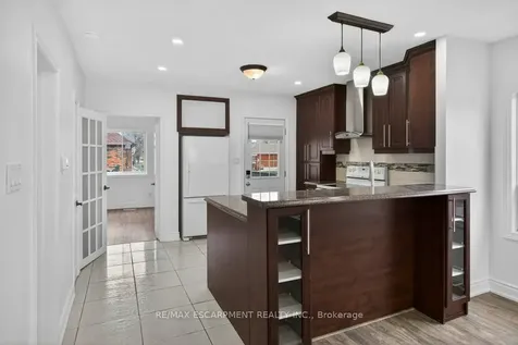 299 Britannia Avenue Hamilton ON L8H 1Y2
