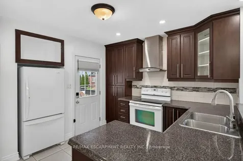 299 Britannia Avenue Hamilton ON L8H 1Y2