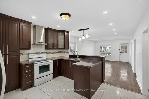 299 Britannia Avenue Hamilton ON L8H 1Y2