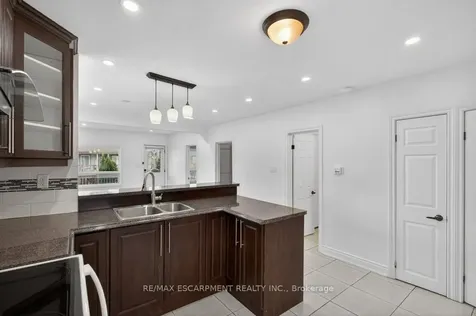 299 Britannia Avenue Hamilton ON L8H 1Y2