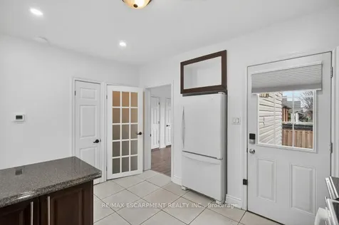 299 Britannia Avenue Hamilton ON L8H 1Y2