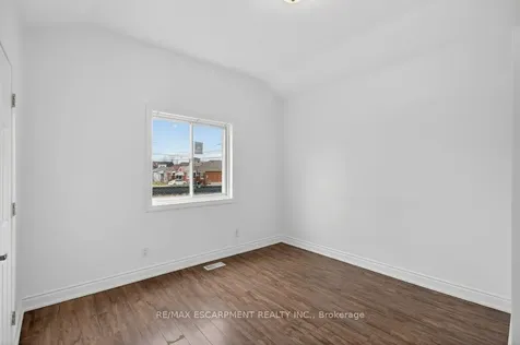 299 Britannia Avenue Hamilton ON L8H 1Y2