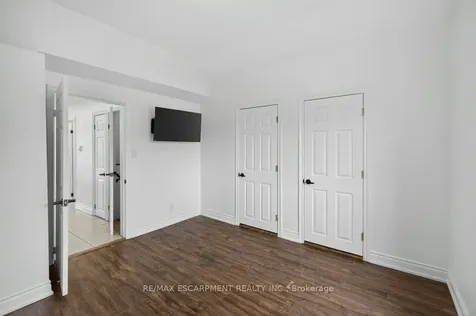 299 Britannia Avenue Hamilton ON L8H 1Y2