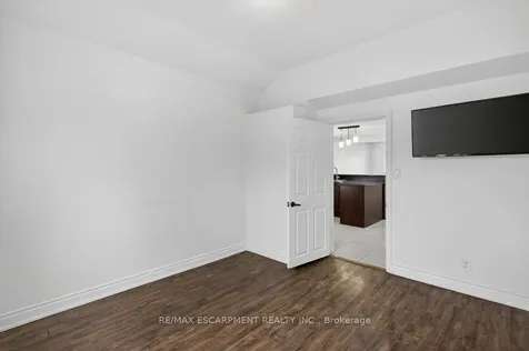 299 Britannia Avenue Hamilton ON L8H 1Y2