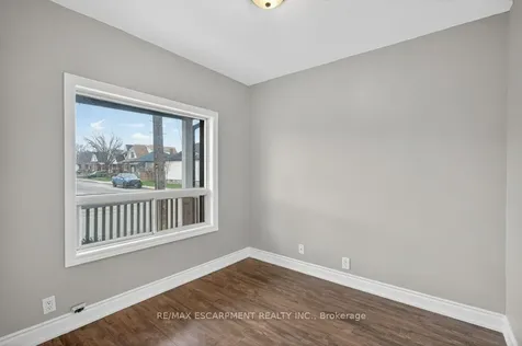 299 Britannia Avenue Hamilton ON L8H 1Y2