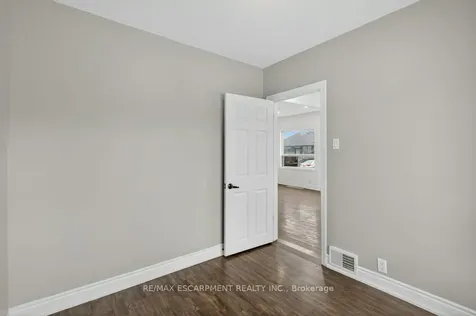 299 Britannia Avenue Hamilton ON L8H 1Y2