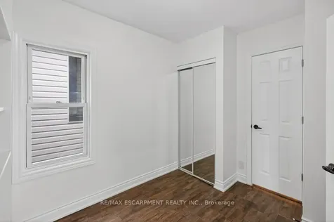 299 Britannia Avenue Hamilton ON L8H 1Y2