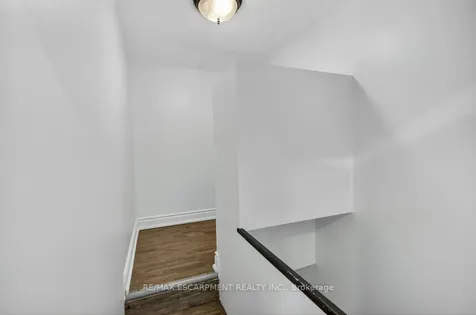 299 Britannia Avenue Hamilton ON L8H 1Y2