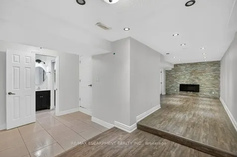 299 Britannia Avenue Hamilton ON L8H 1Y2