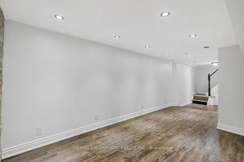 299 Britannia Avenue Hamilton ON L8H 1Y2