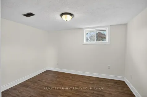 299 Britannia Avenue Hamilton ON L8H 1Y2