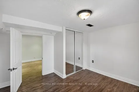 299 Britannia Avenue Hamilton ON L8H 1Y2