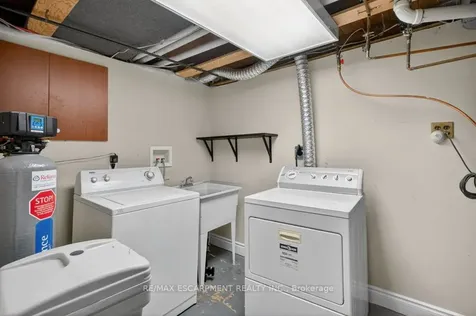 299 Britannia Avenue Hamilton ON L8H 1Y2
