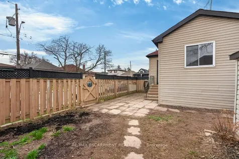 299 Britannia Avenue Hamilton ON L8H 1Y2