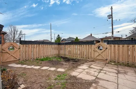 299 Britannia Avenue Hamilton ON L8H 1Y2