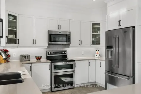 8 Thunderbird Crescent Kanata ON K2M 2V7
