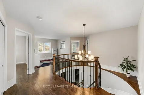 8 Thunderbird Crescent Kanata ON K2M 2V7
