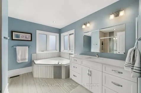 8 Thunderbird Crescent Kanata ON K2M 2V7