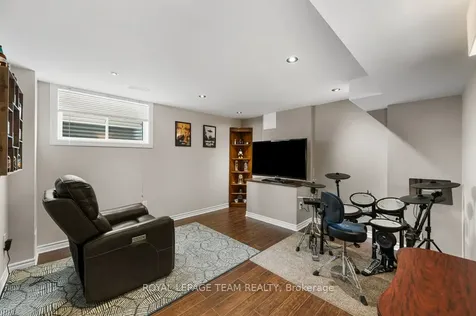 8 Thunderbird Crescent Kanata ON K2M 2V7