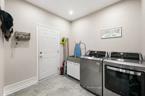 8 Thunderbird Crescent Kanata ON K2M 2V7