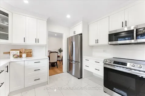 376 Bellevue Street Peterborough ON K9H 5G2