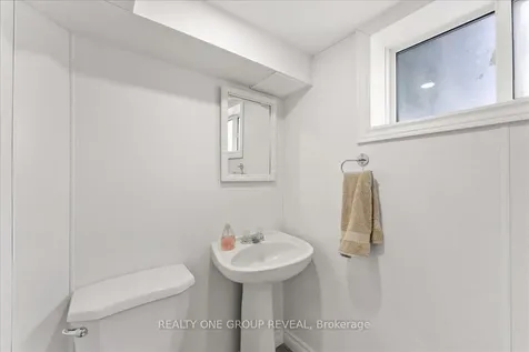 376 Bellevue Street Peterborough ON K9H 5G2