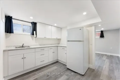 376 Bellevue Street Peterborough ON K9H 5G2