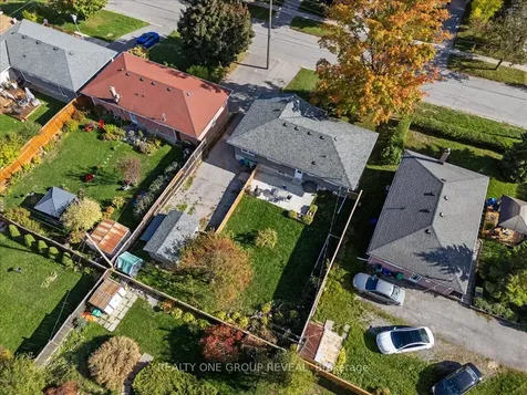 376 Bellevue Street Peterborough ON K9H 5G2