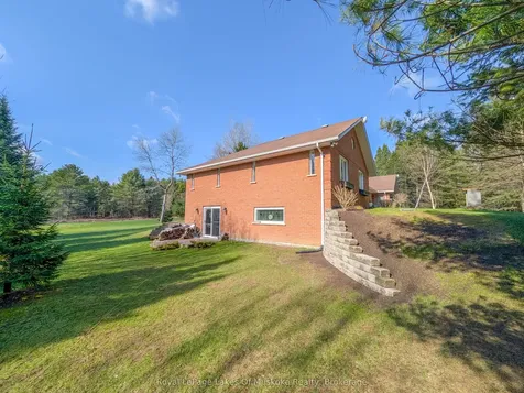 87 Laneige Avenue Huntsville ON P0B 1L0