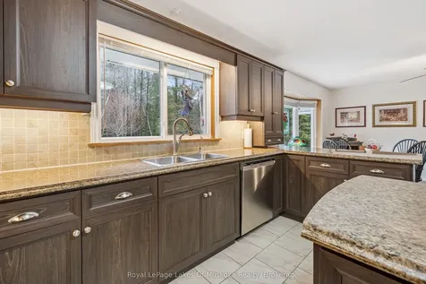 87 Laneige Avenue Huntsville ON P0B 1L0
