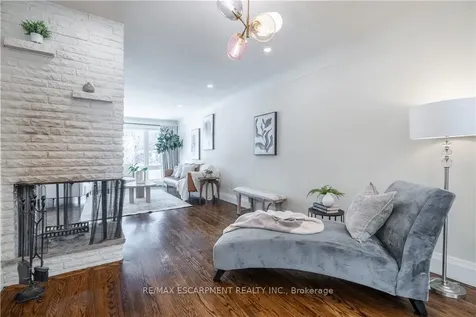 7 Glenmorris Drive Hamilton ON L9H 1S5