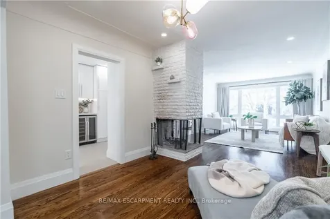 7 Glenmorris Drive Hamilton ON L9H 1S5
