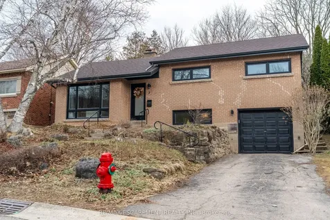 7 Glenmorris Drive Hamilton ON L9H 1S5